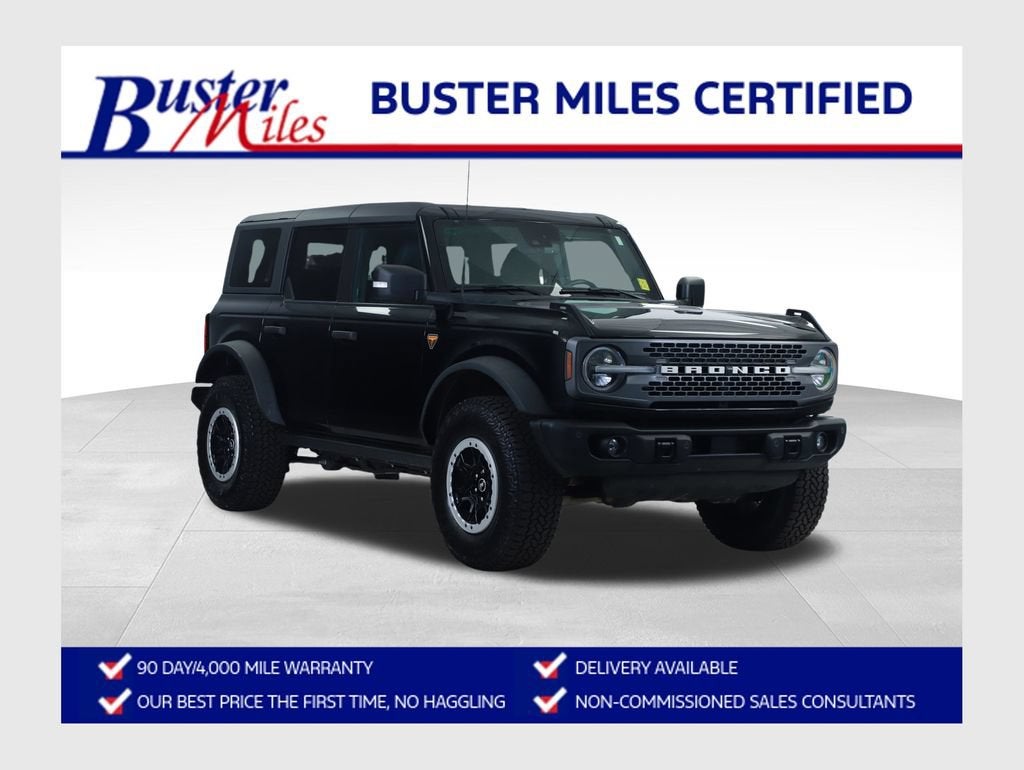 2022 Ford Bronco Base in Black — front three-quarter view