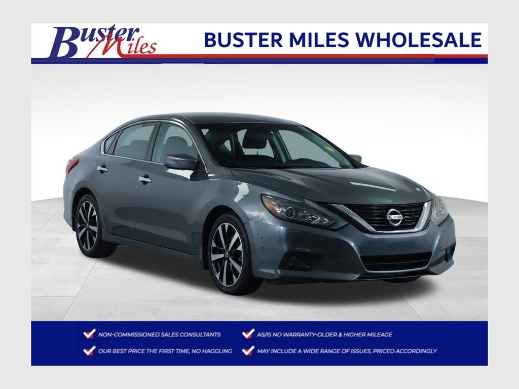 2018 Nissan Altima 2.5 SR in Gray — front three-quarter view